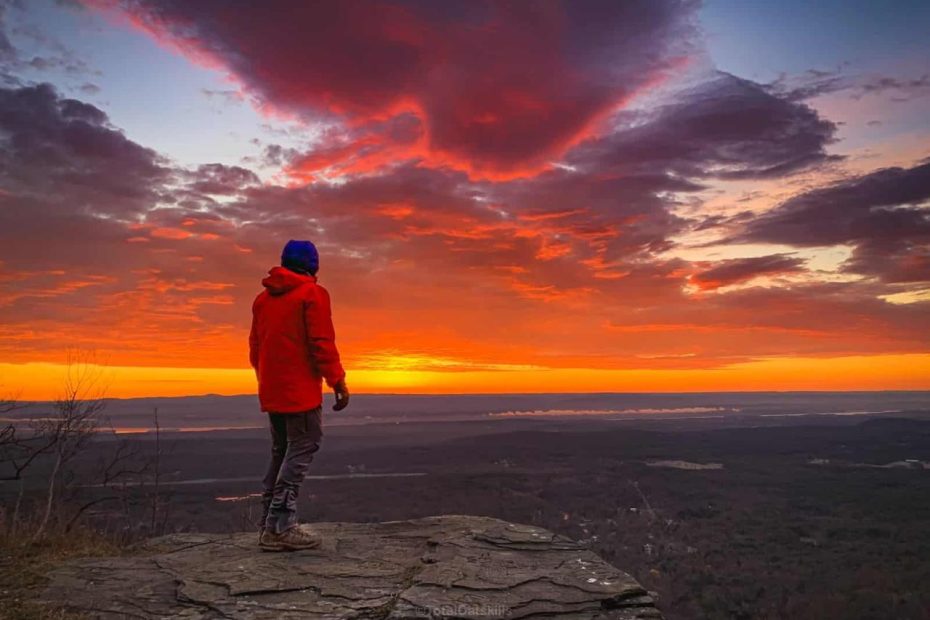 How To Plan Your First Sunrise Hike | Mountain-Hiking.Com